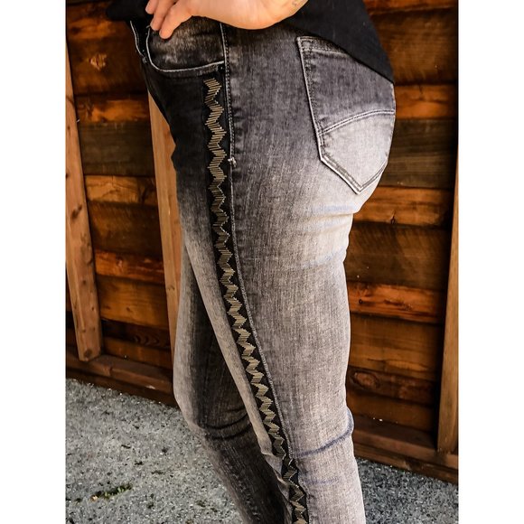 Driftwood Jackie Zig Zag Beaded Skinny Jeans Size 31 NWOT - Picture 3 of 13